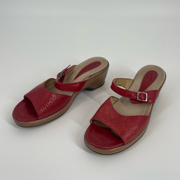 Shoes - Dansko Sandals (SB1#100)